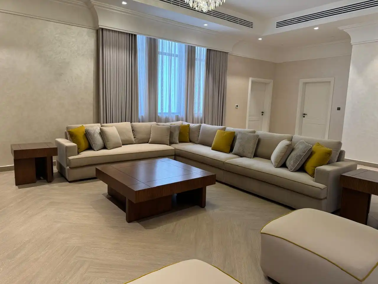 Ranteesi Carpet & Curtains Trading Co. (L.L.C.)
